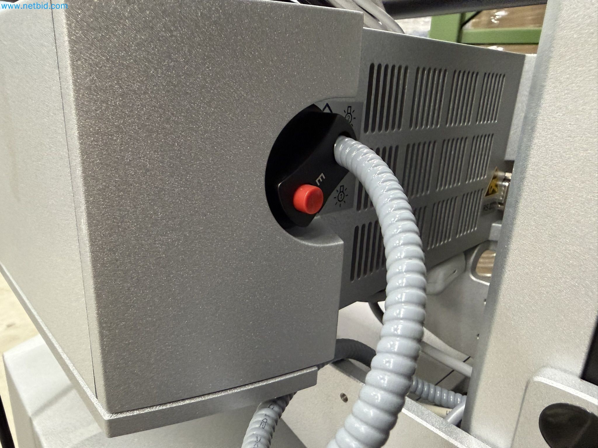 Medical devices for ophthalmology from a Swiss hospital-15