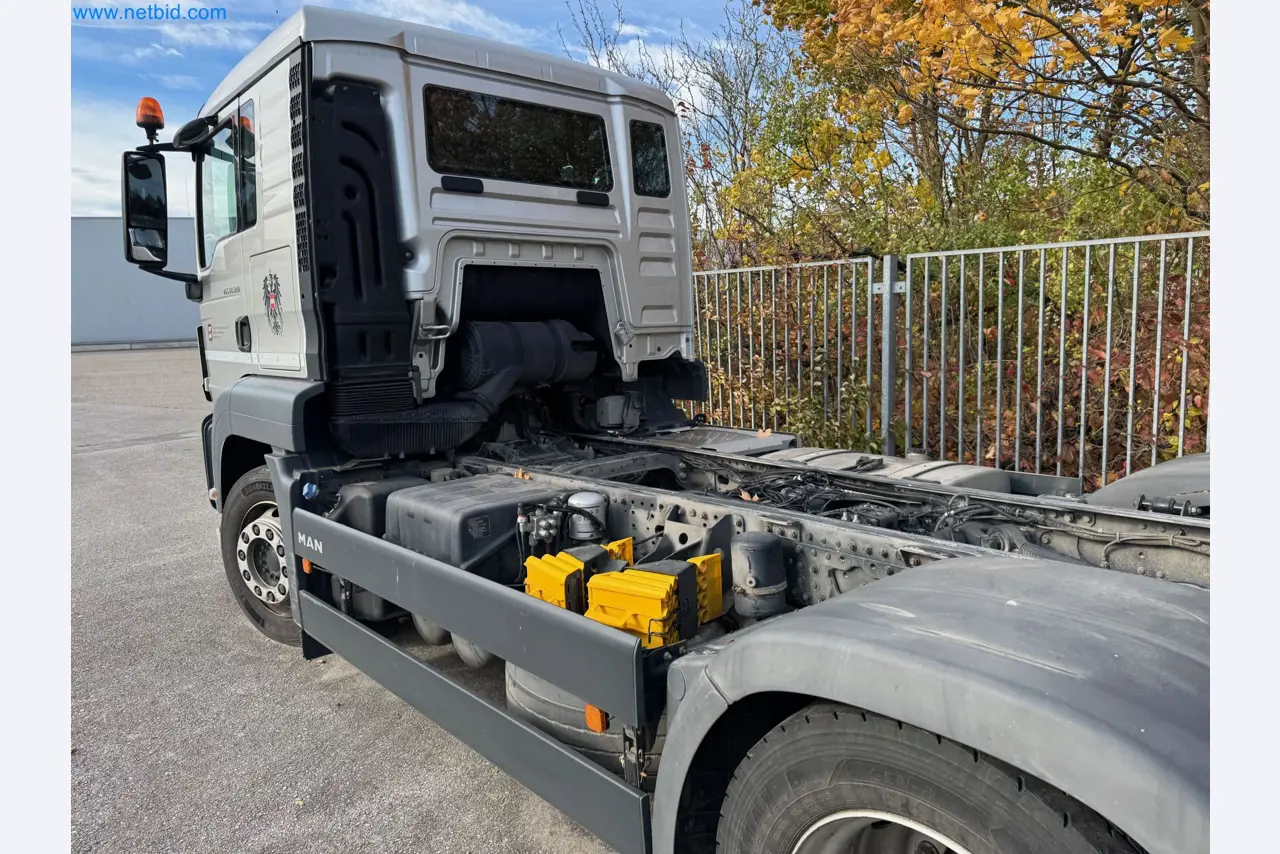 Machines and vehicles of a stage and building services engineering company-31