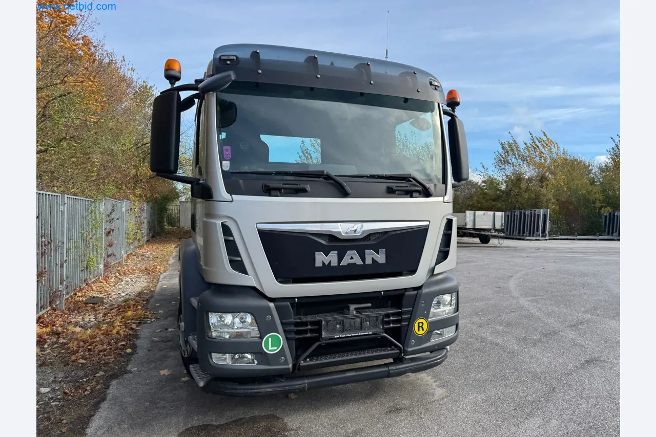 Machines and vehicles of a stage and building services engineering company-7