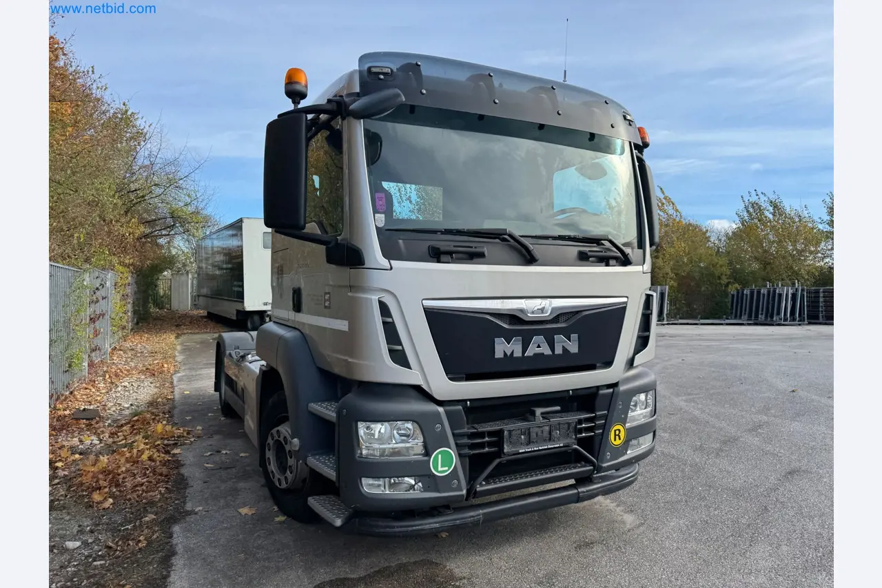 Machines and vehicles of a stage and building services engineering company-8