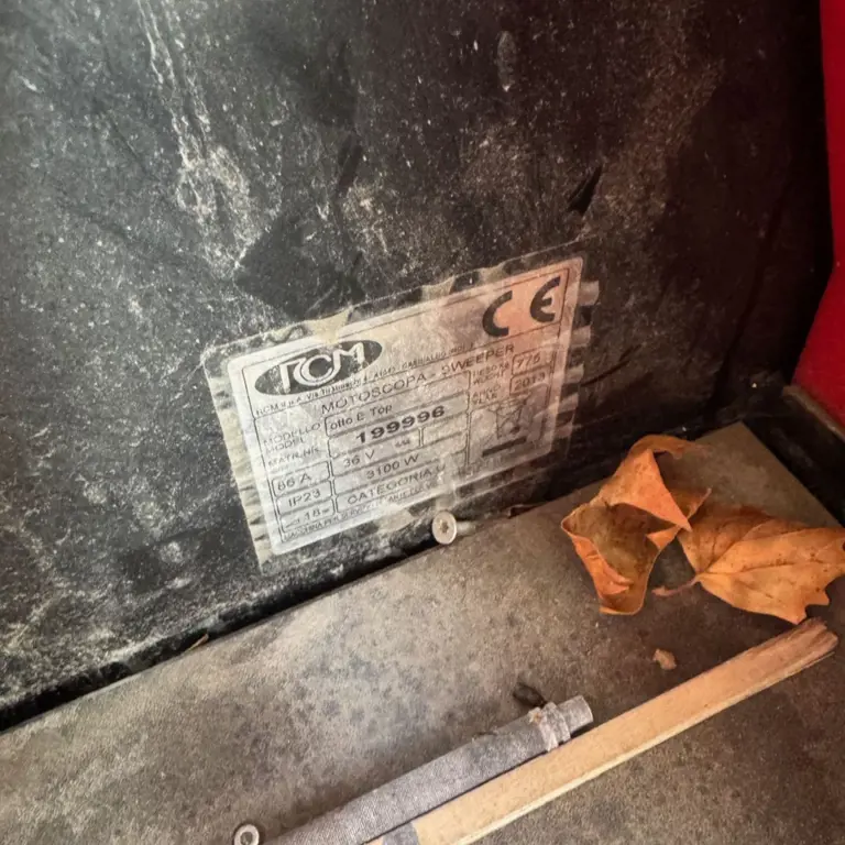 Ride-on sweeper RCM Otto E Top