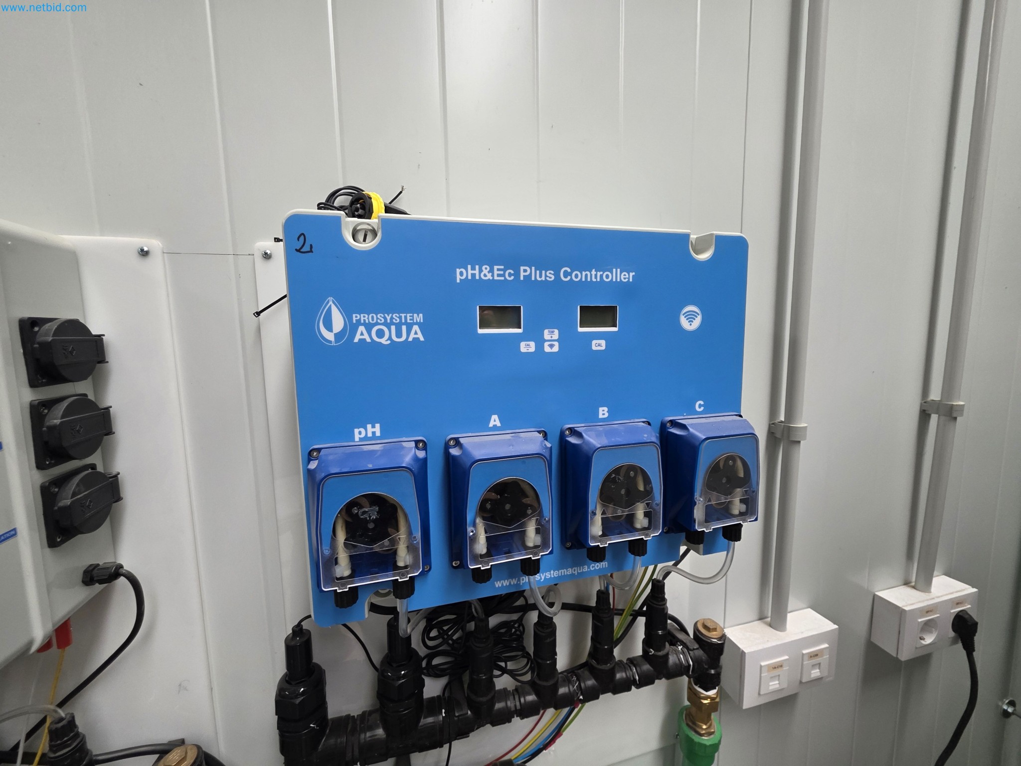 Maschinen und Laborausstattung eines Unternehmens für den Anbau von medizinischem Cannabis-1