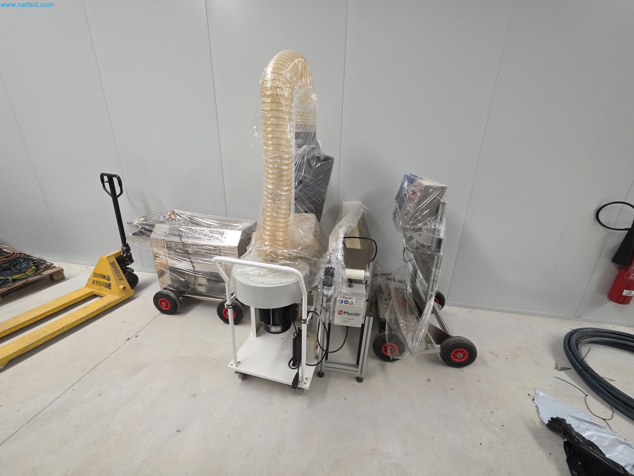 Maschinen und Laborausstattung eines Unternehmens für den Anbau von medizinischem Cannabis-1