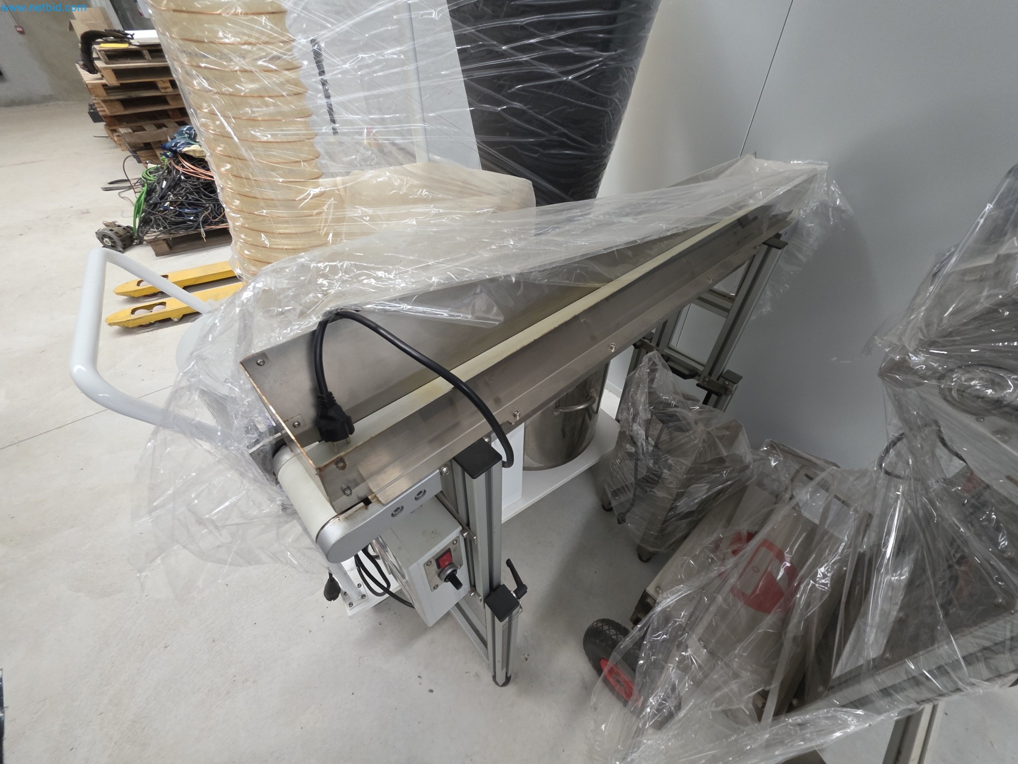 Maschinen und Laborausstattung eines Unternehmens für den Anbau von medizinischem Cannabis-2