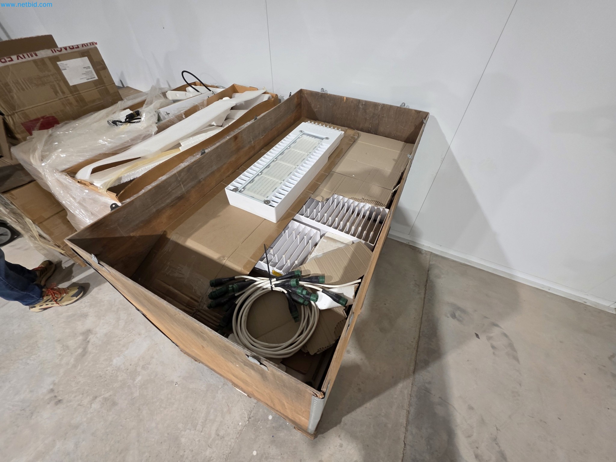 Maschinen und Laborausstattung eines Unternehmens für den Anbau von medizinischem Cannabis-1