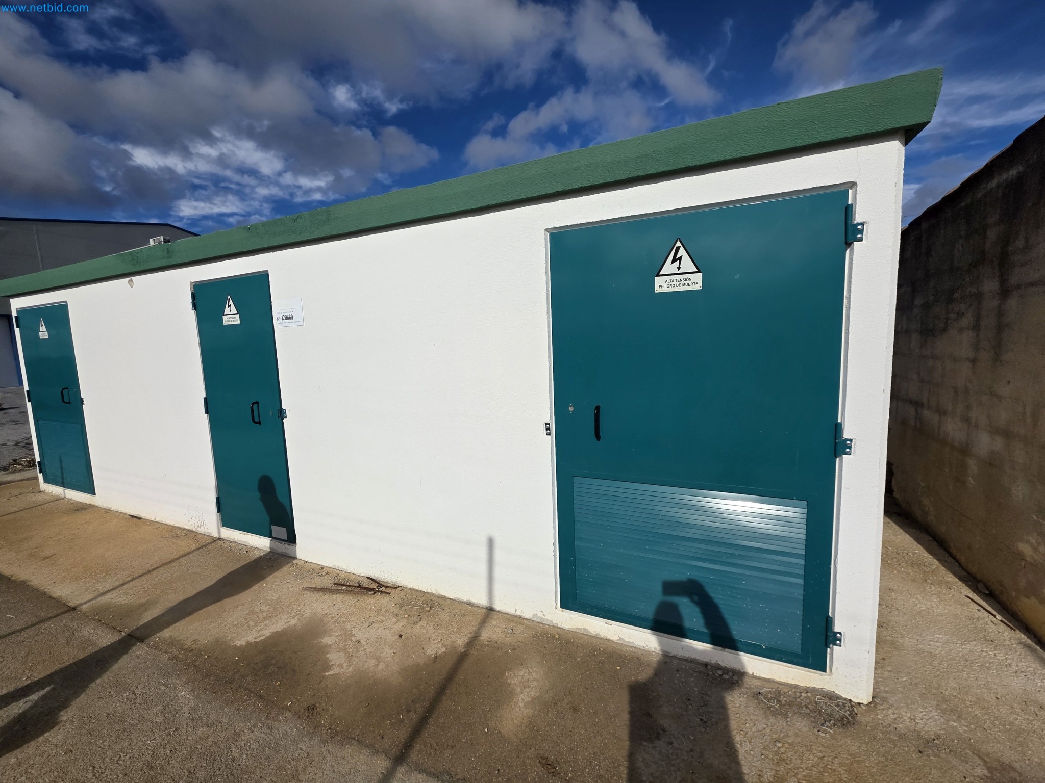 Maszyny i sprzęt laboratoryjny firmy do uprawy medycznej marihuany-1