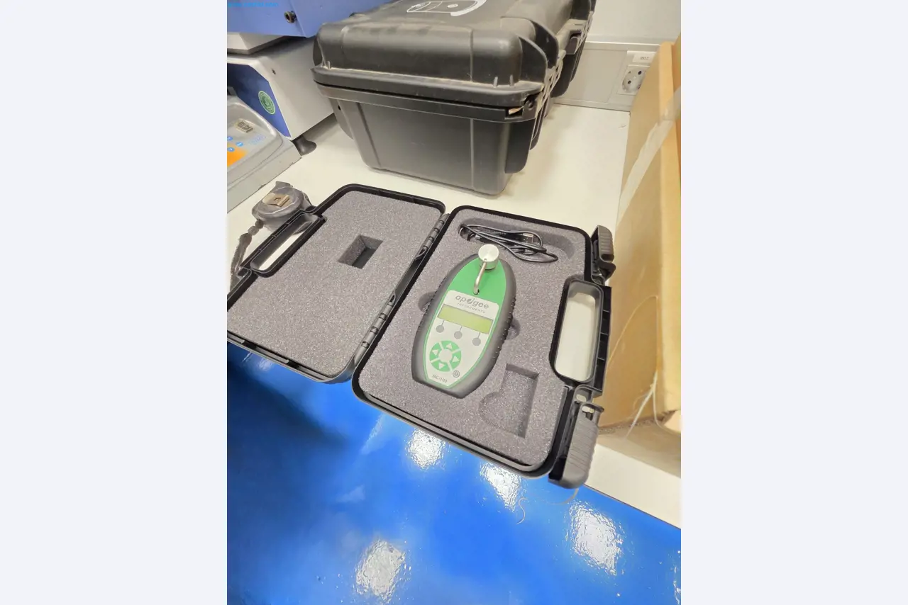 Máquinas y equipos de laboratorio de una empresa para el cultivo de cannabis medicinal-1