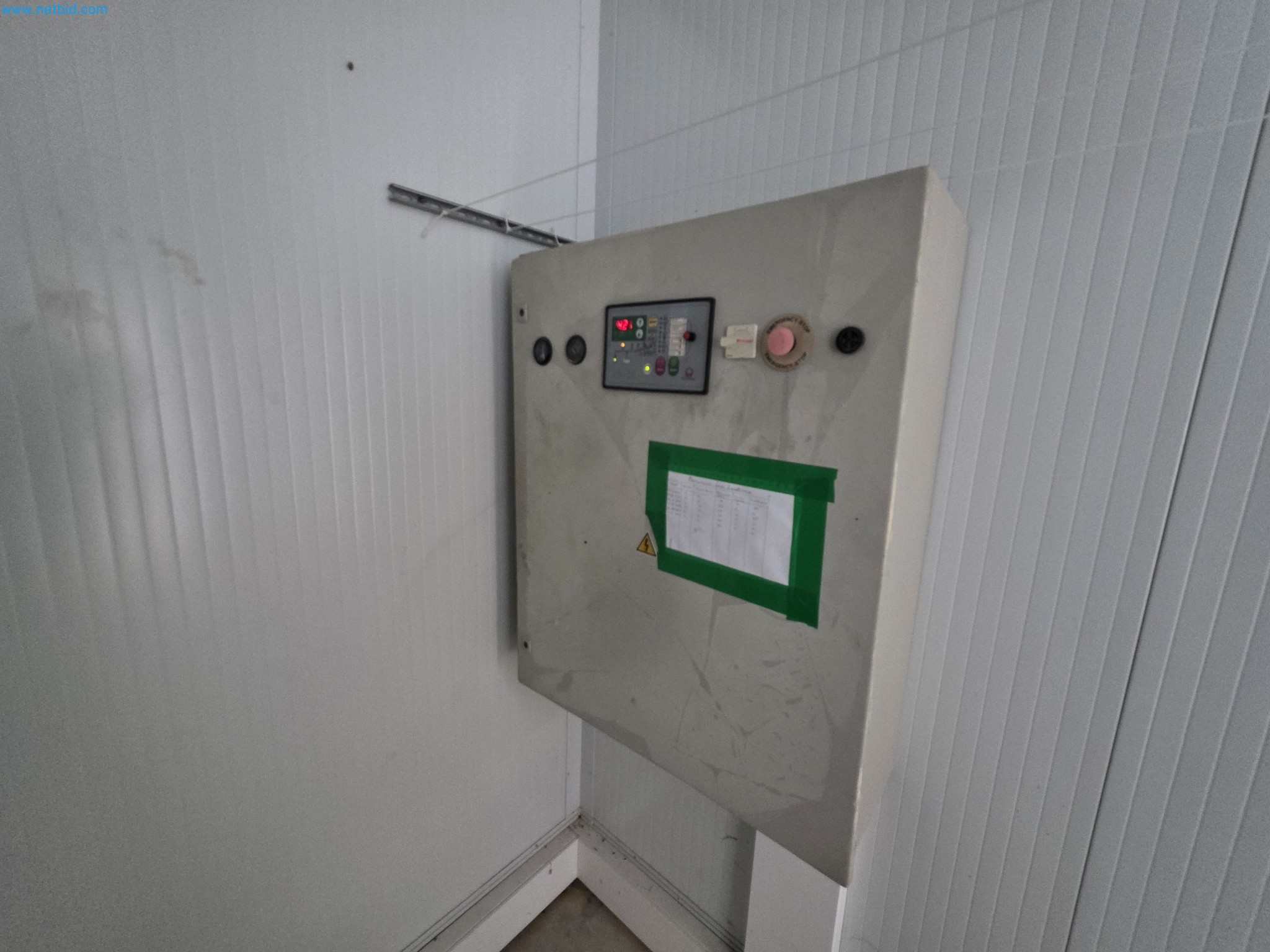 Maszyny i sprzęt laboratoryjny firmy do uprawy medycznej marihuany-6