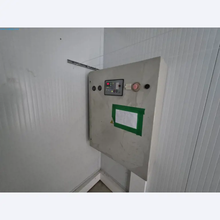 Maszyny i sprzęt laboratoryjny firmy do uprawy medycznej marihuany-6