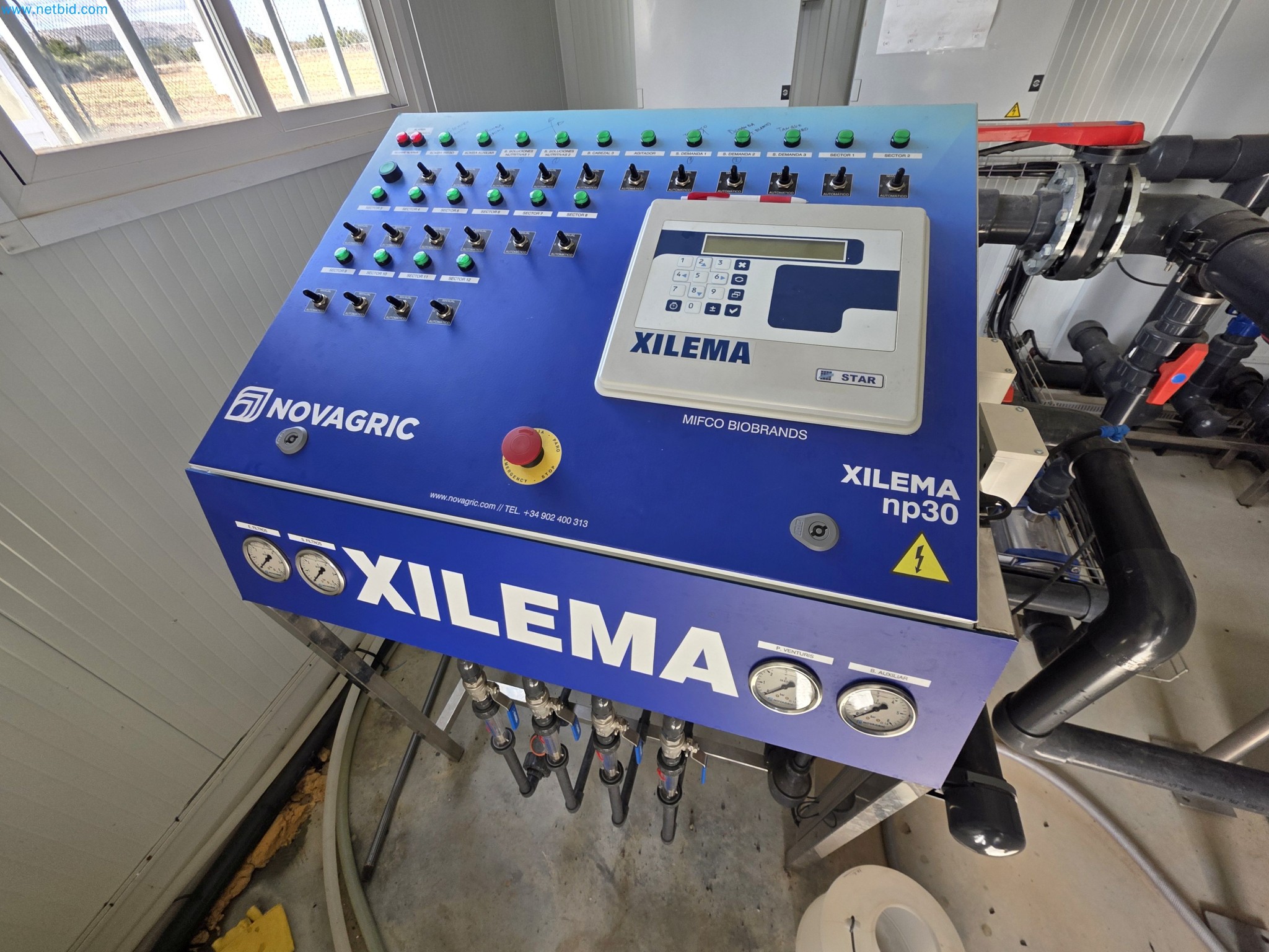 Maszyny i sprzęt laboratoryjny firmy do uprawy medycznej marihuany-2