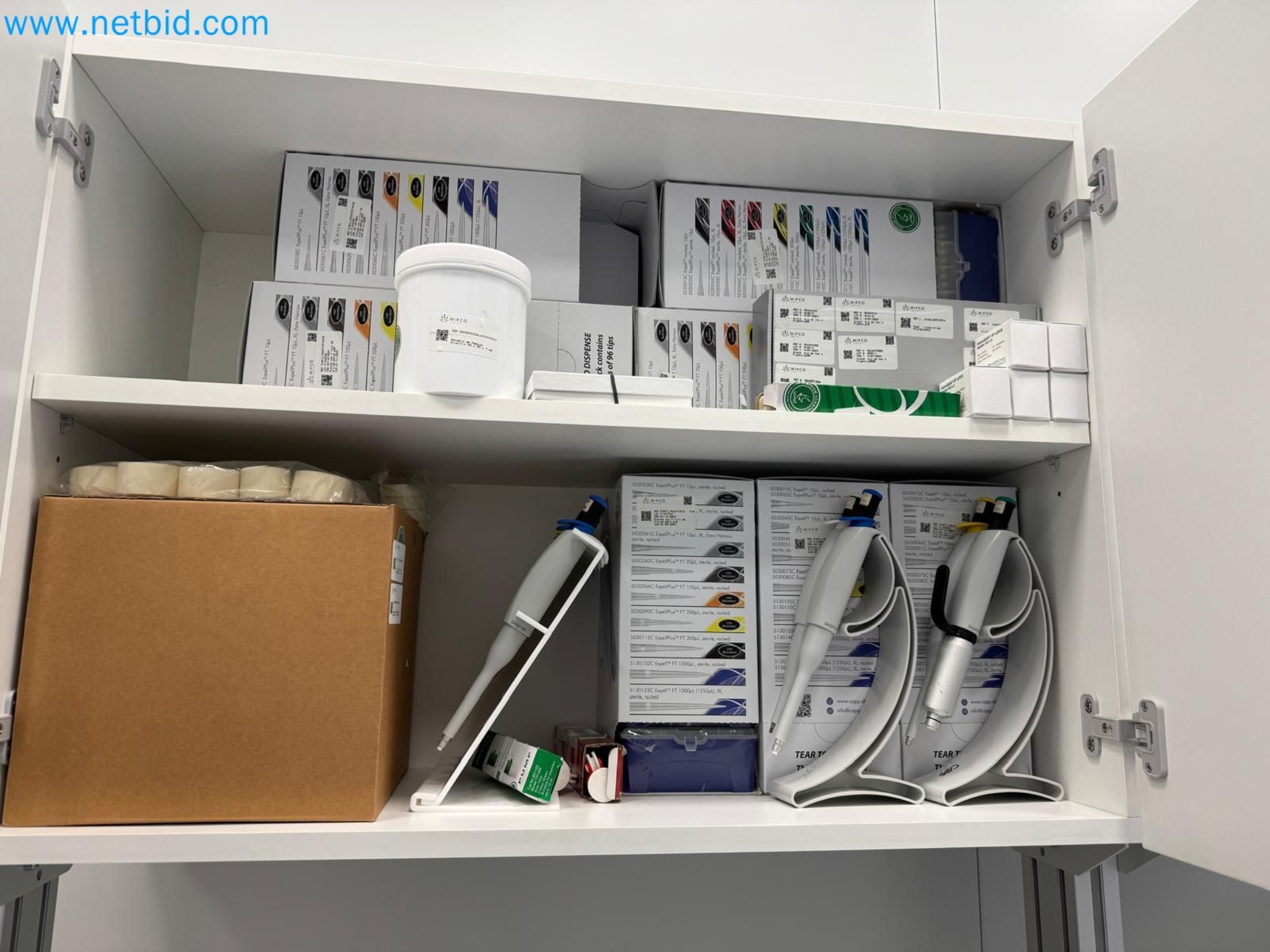 Maschinen und Laborausstattung eines Unternehmens für den Anbau von medizinischem Cannabis-1