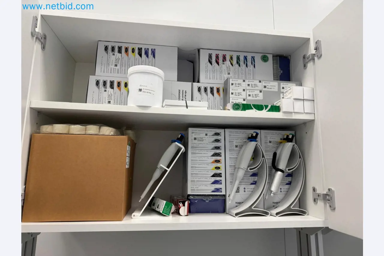 Maschinen und Laborausstattung eines Unternehmens für den Anbau von medizinischem Cannabis-1