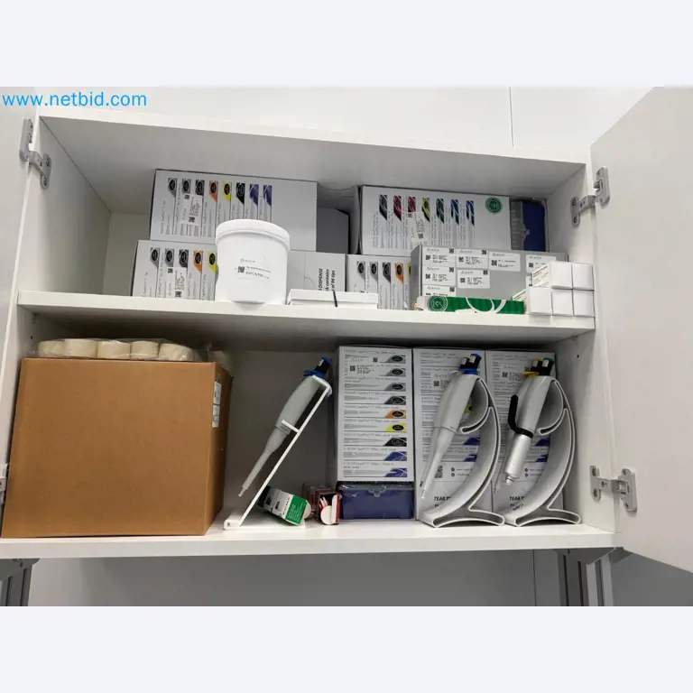 Maschinen und Laborausstattung eines Unternehmens für den Anbau von medizinischem Cannabis-1