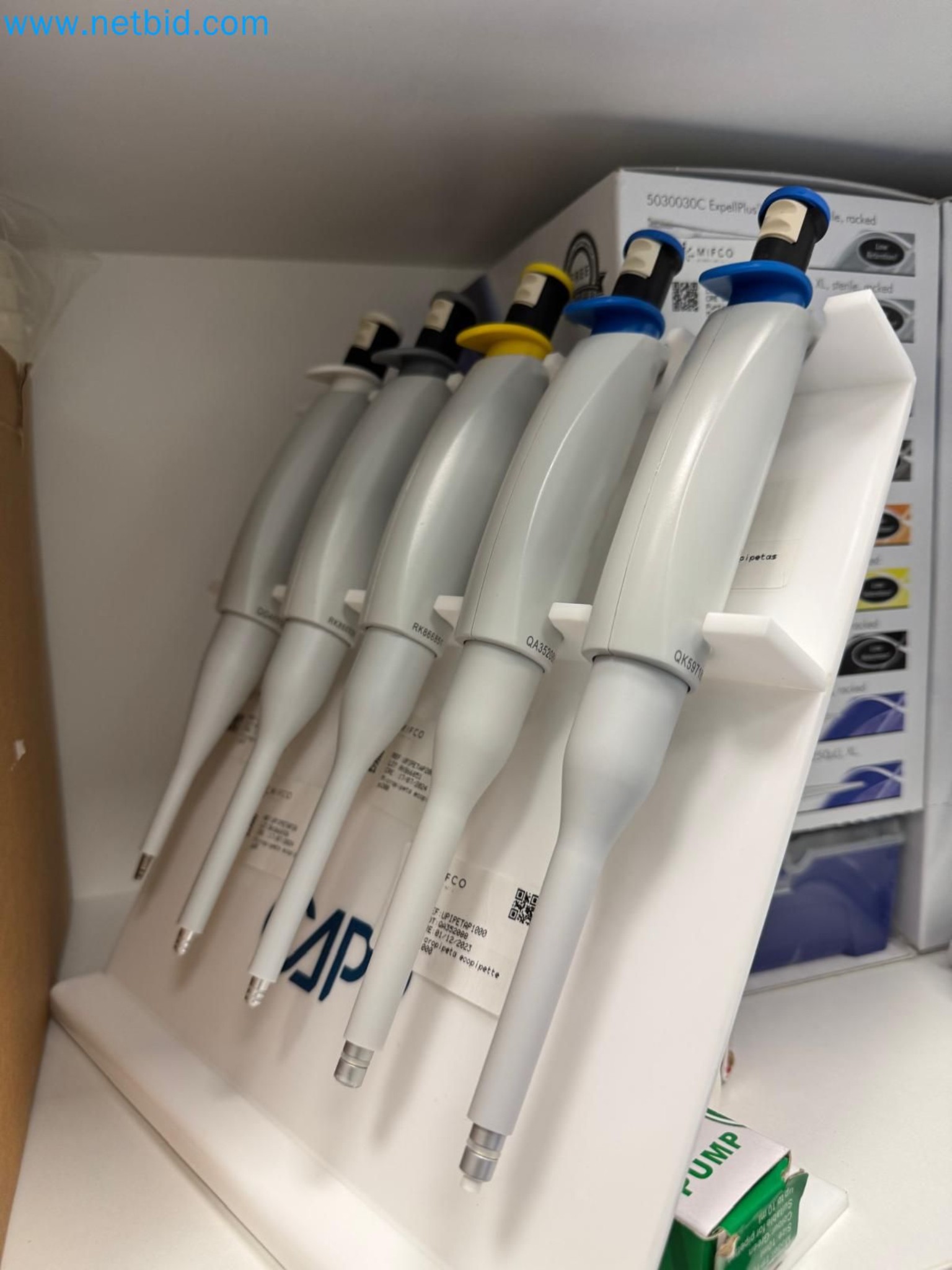 Maschinen und Laborausstattung eines Unternehmens für den Anbau von medizinischem Cannabis-3