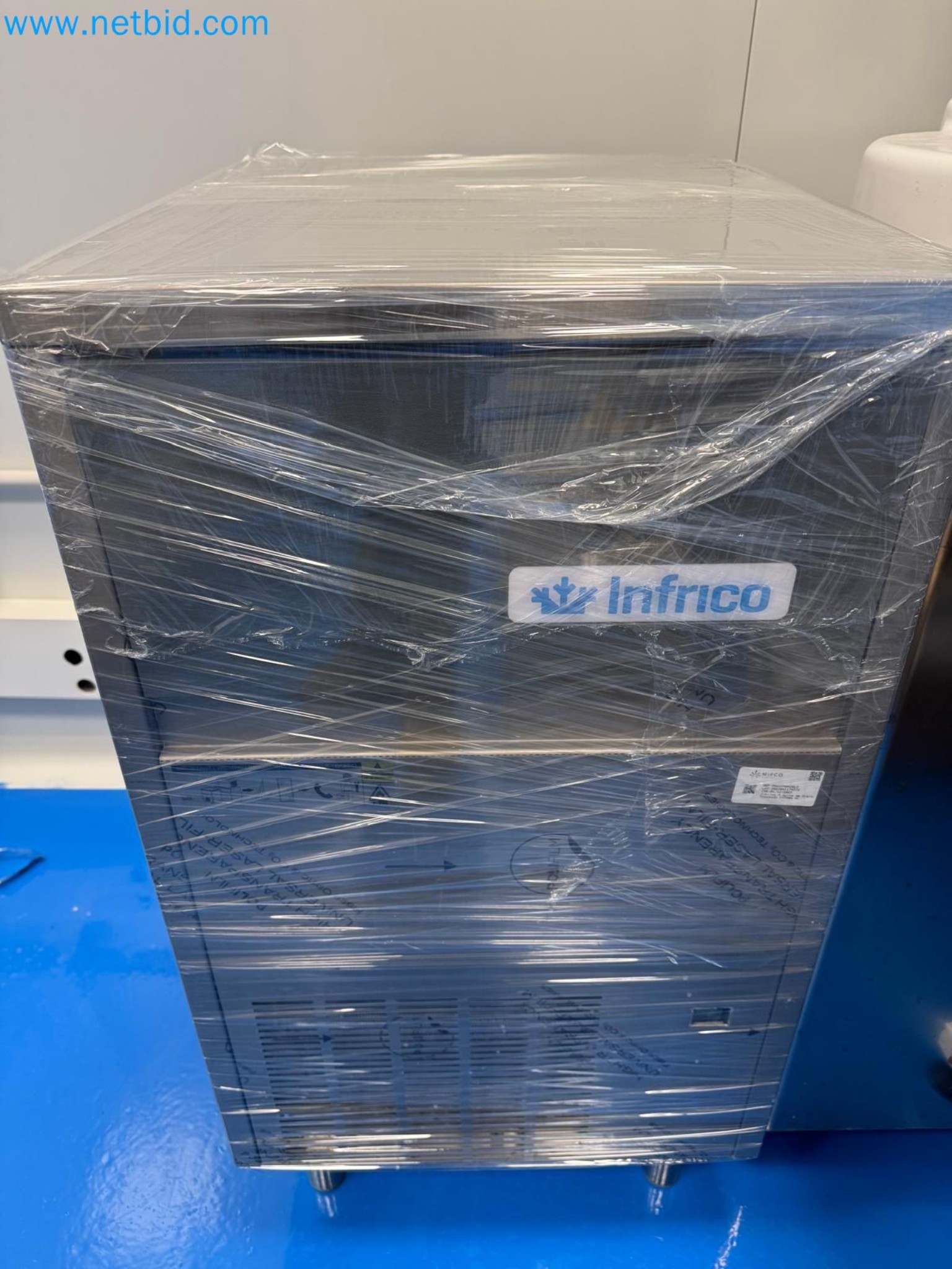 Machinery and laboratory equipment of a medicinal cannabis cultivation company-1