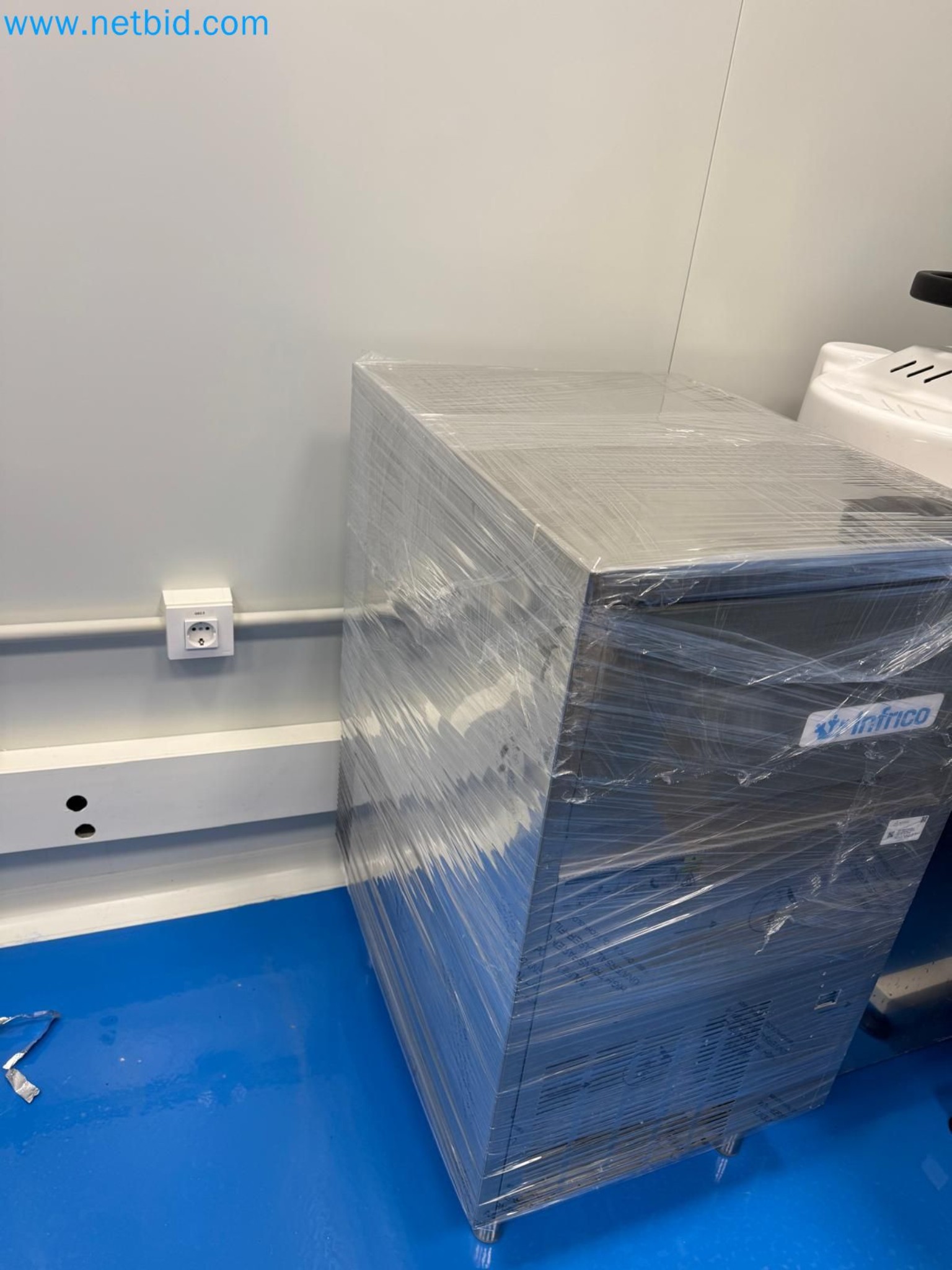 Machinery and laboratory equipment of a medicinal cannabis cultivation company-2