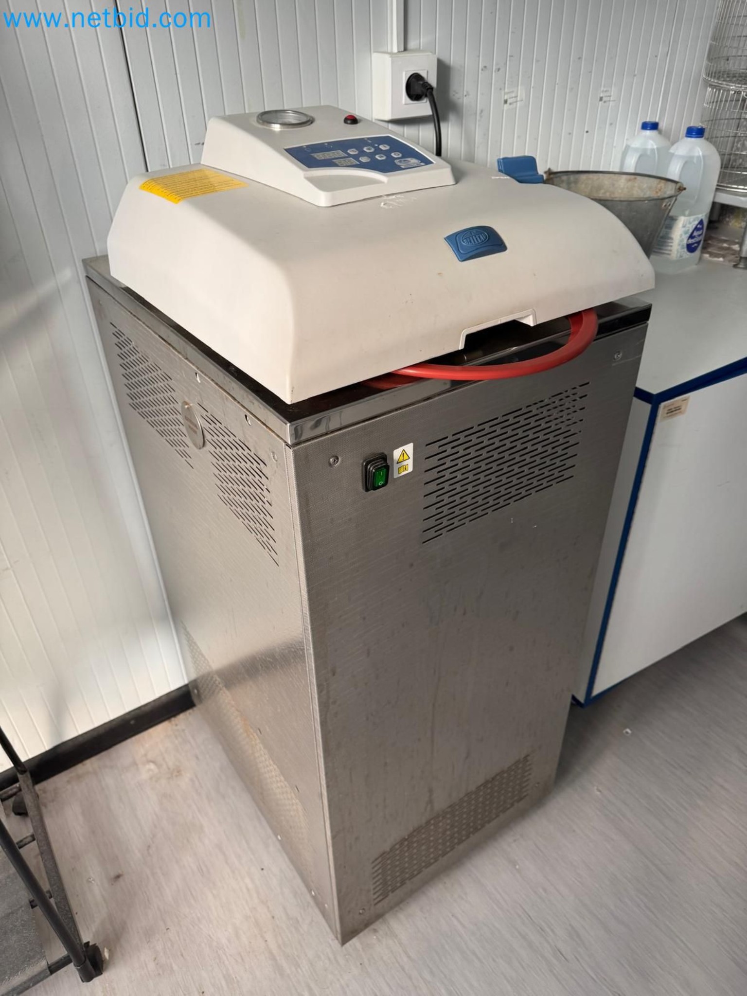 Máquinas y equipos de laboratorio de una empresa para el cultivo de cannabis medicinal-1