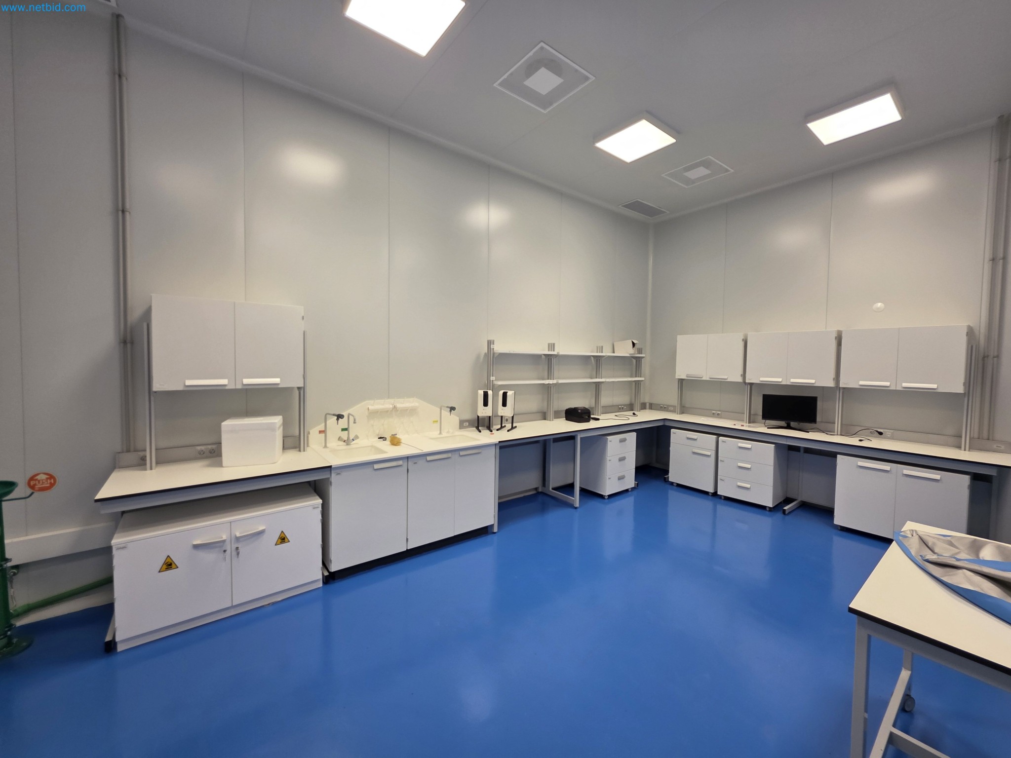 Máquinas y equipos de laboratorio de una empresa para el cultivo de cannabis medicinal-1