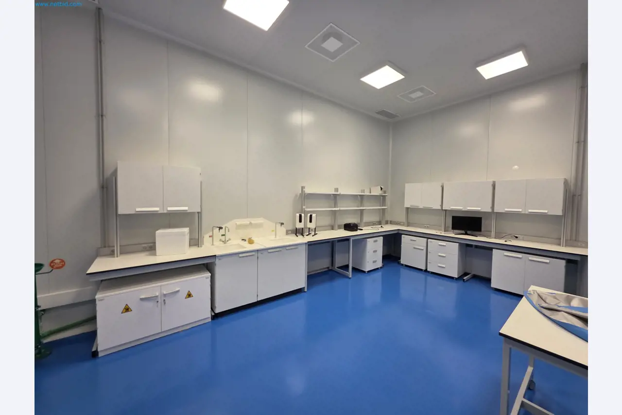 Máquinas y equipos de laboratorio de una empresa para el cultivo de cannabis medicinal-1