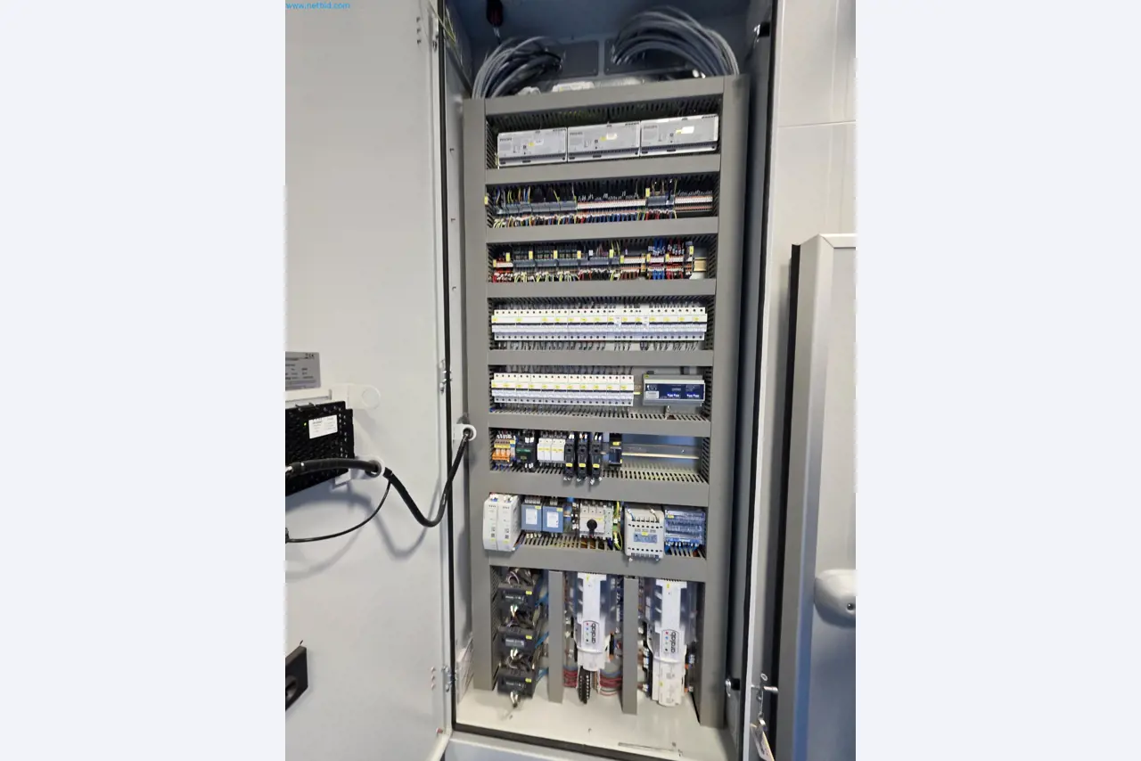 Maschinen und Laborausstattung eines Unternehmens für den Anbau von medizinischem Cannabis-4