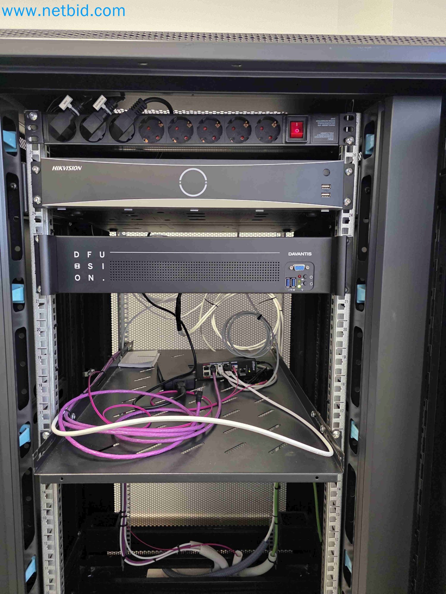 Maschinen und Laborausstattung eines Unternehmens für die In-vitro-Kultivierung von Pflanzen und Pflanzenarten-26