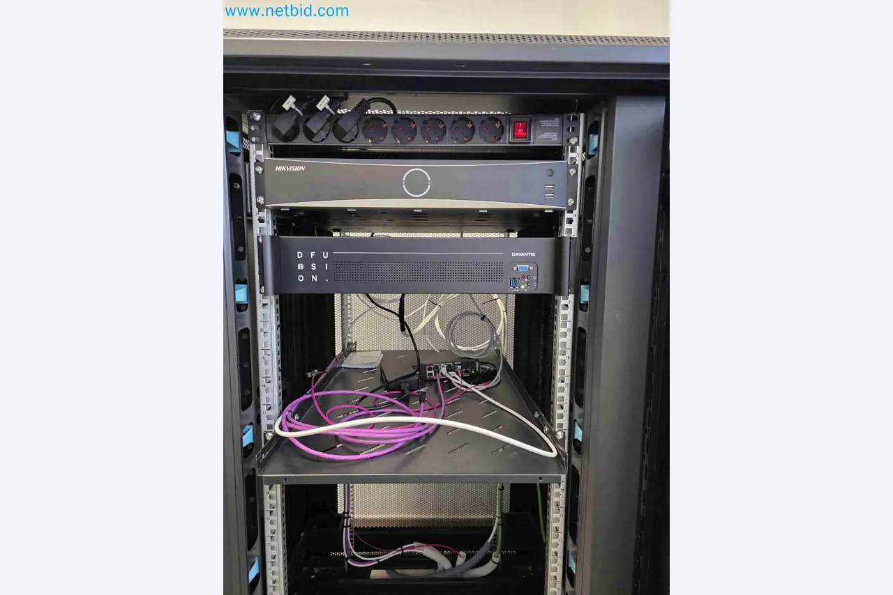 Maschinen und Laborausstattung eines Unternehmens für die In-vitro-Kultivierung von Pflanzen und Pflanzenarten-26