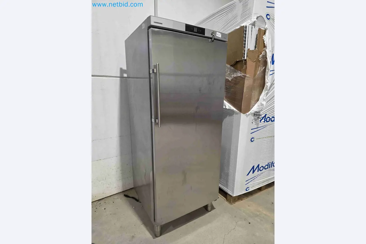 Maschinen und Laborausstattung eines Unternehmens für die In-vitro-Kultivierung von Pflanzen und Pflanzenarten-1