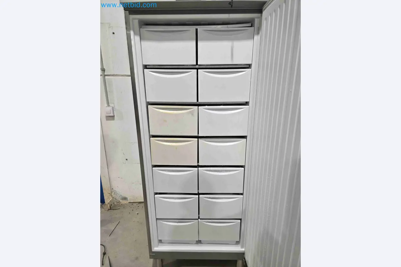 Maschinen und Laborausstattung eines Unternehmens für die In-vitro-Kultivierung von Pflanzen und Pflanzenarten-6