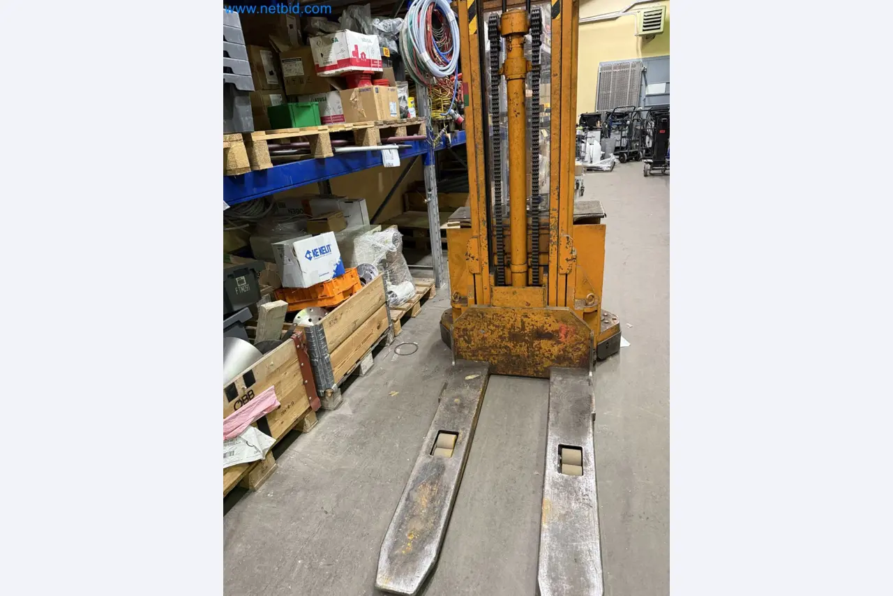 Equipment, material stocks and operating equipment of a plant construction company-3