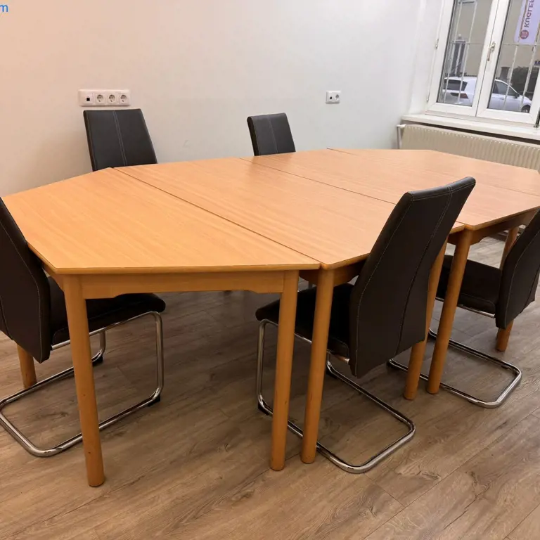 Meeting table