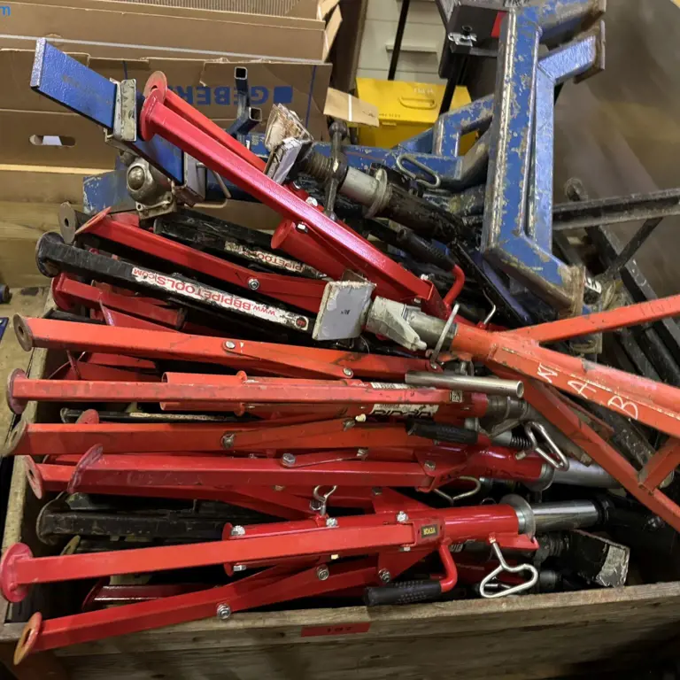 Lot Metal storage racks