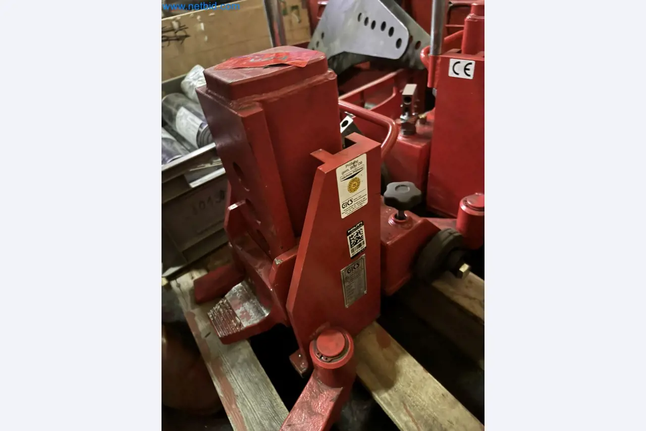 Equipment, material stocks and operating equipment of a plant construction company-6