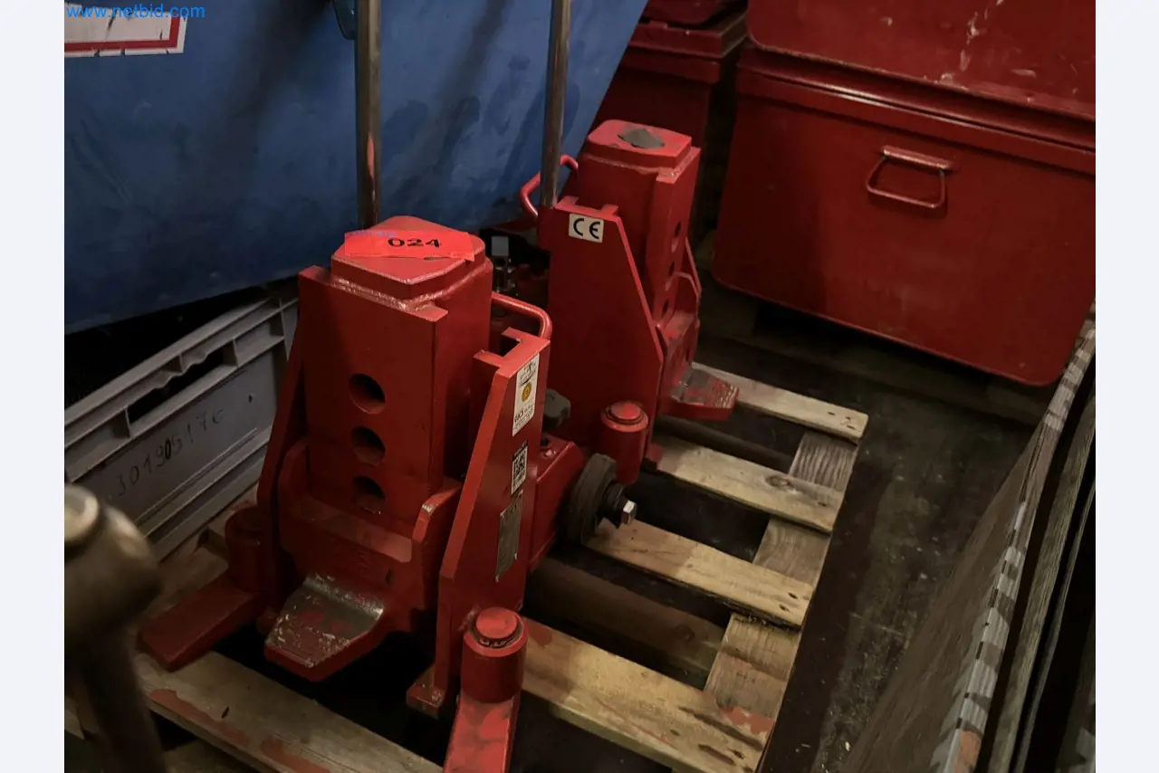 Equipment, material stocks and operating equipment of a plant construction company-7