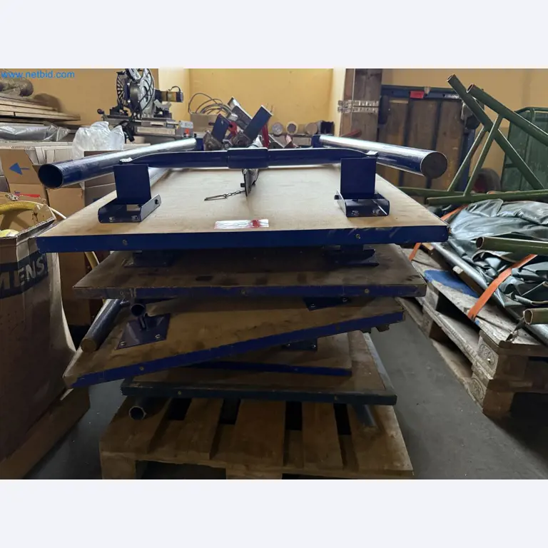 Equipamiento, existencias de material y equipos de explotación de una empresa de construcción de instalaciones-2