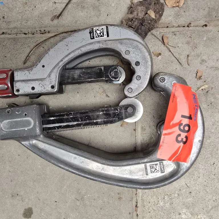 2 Pipe cutter/pipe cutter GEBERIT