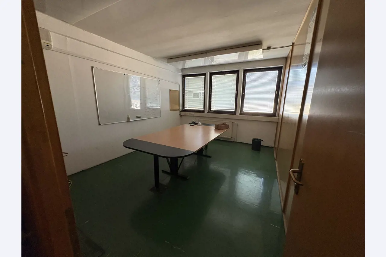 Instalaciones industriales, maquinaria y bienes inmuebles de AGIS Technologies Ptuj-10