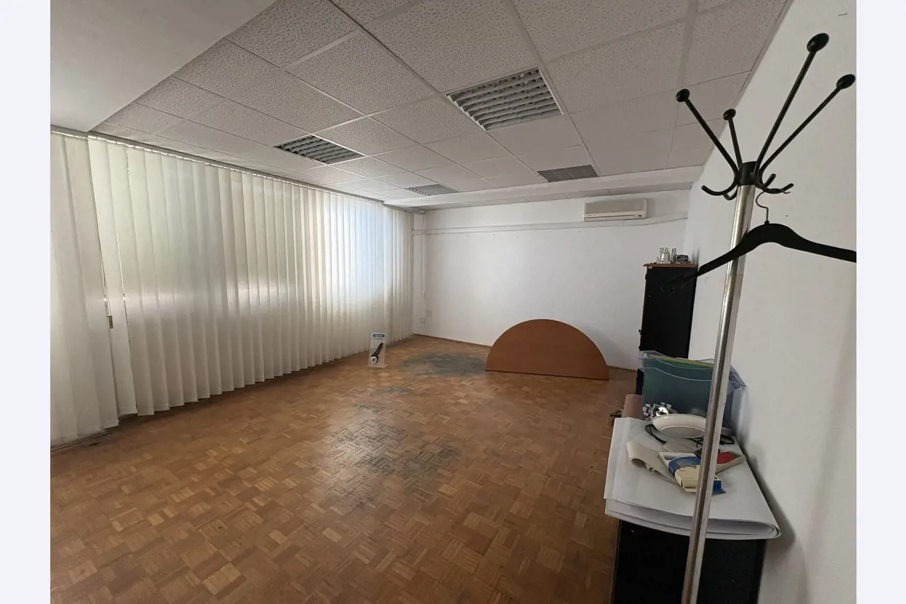 Instalaciones industriales, maquinaria y bienes inmuebles de AGIS Technologies Ptuj-11