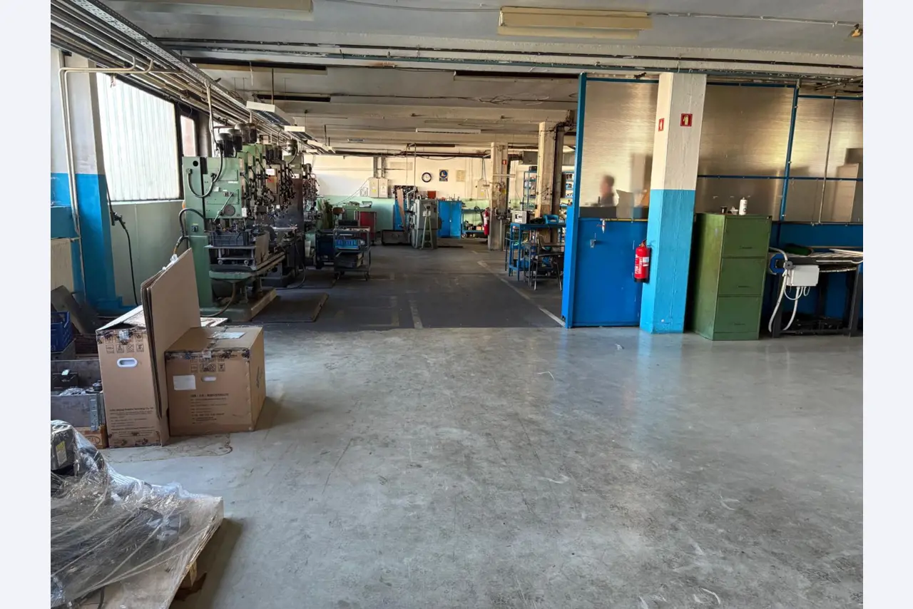 Instalaciones industriales, maquinaria y bienes inmuebles de AGIS Technologies Ptuj-12