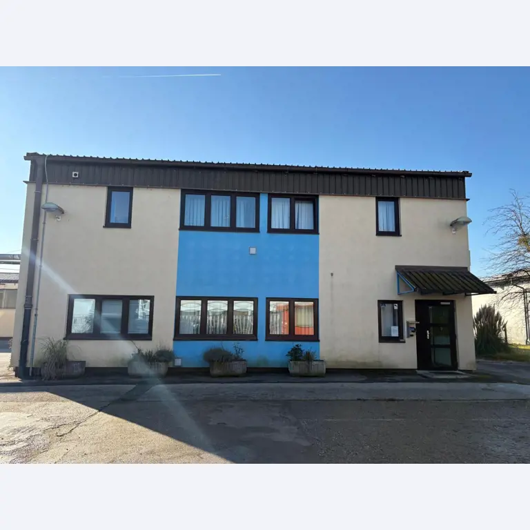 Instalaciones industriales, maquinaria y bienes inmuebles de AGIS Technologies Ptuj-2