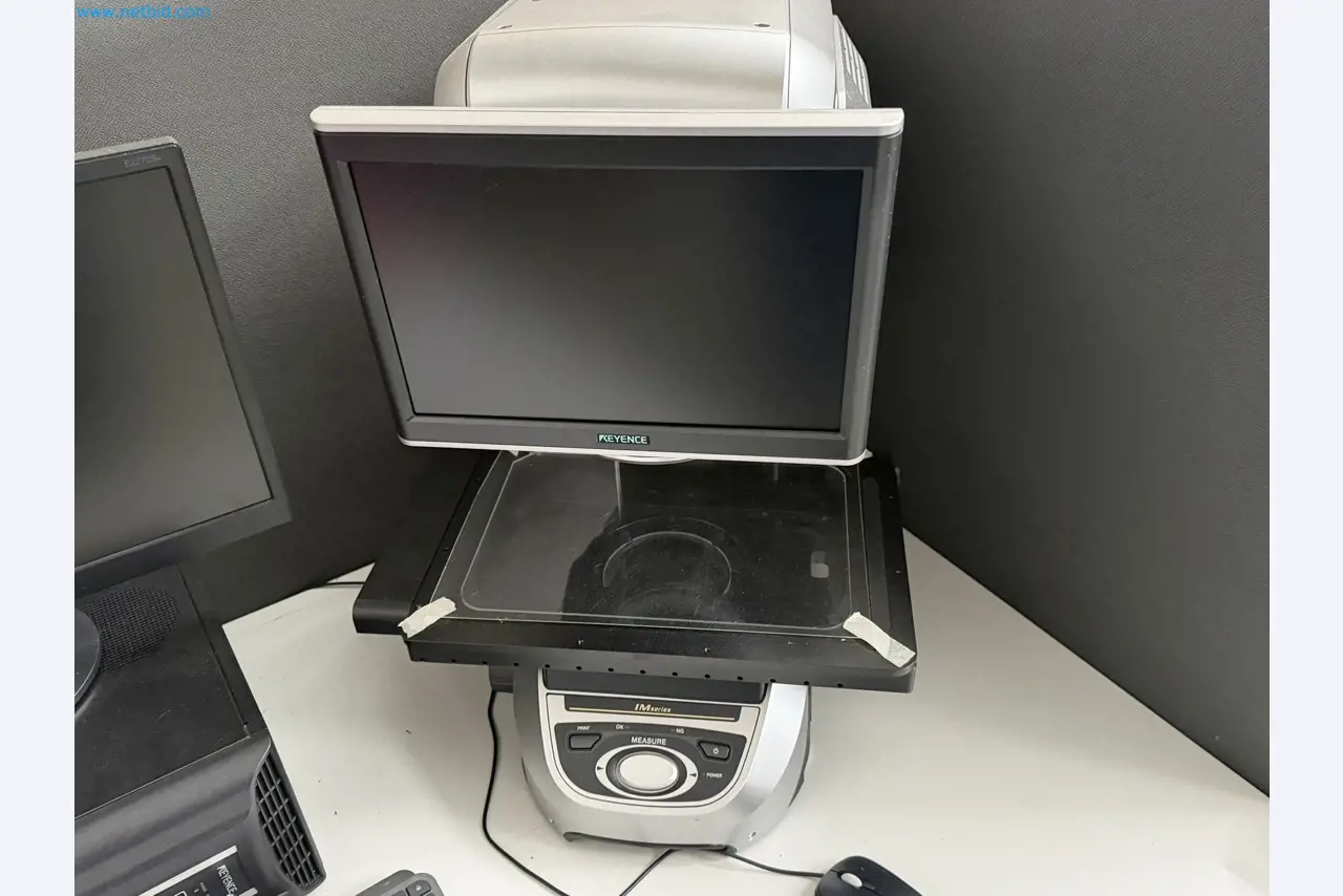 Digitalni merilni projektor iz stečaja v Švici-2