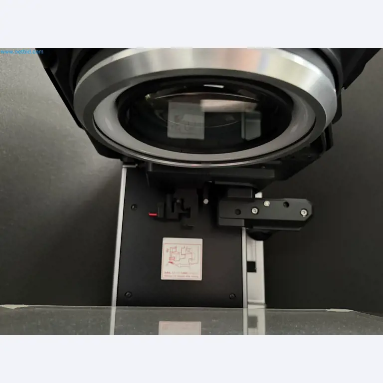 Digitalni merilni projektor iz stečaja v Švici-4