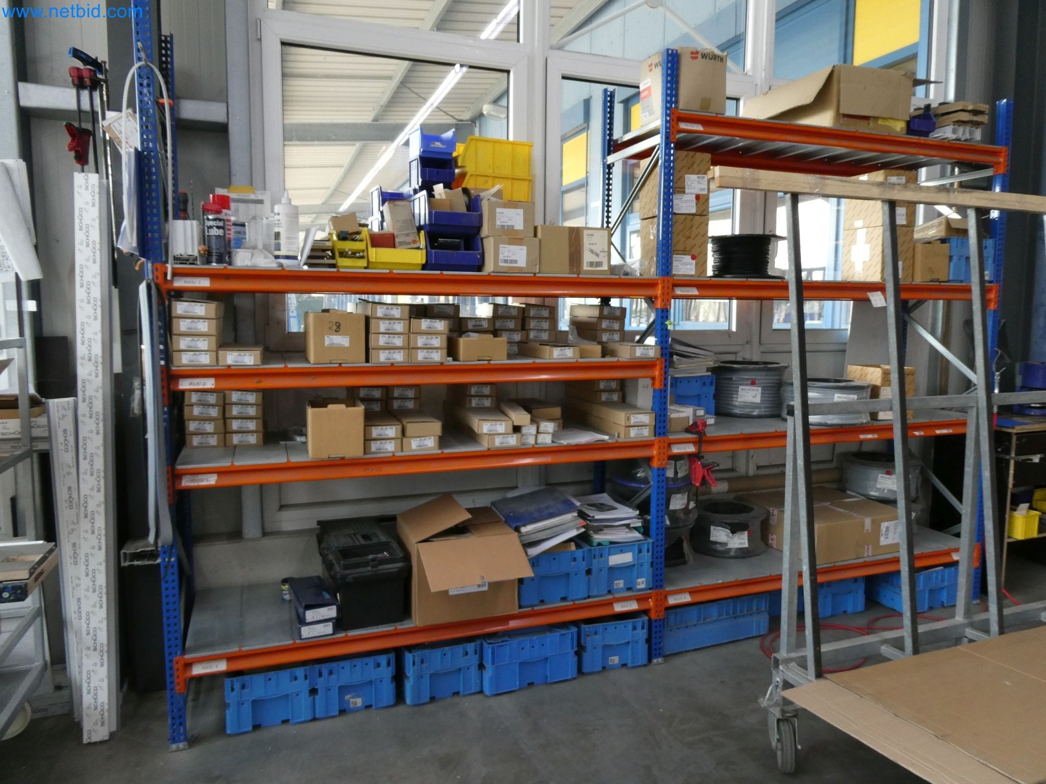 Machines pour la fabrication de fenêtres et de portes en plastique-1