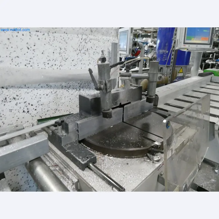 Máquinas para la fabricación de ventanas y puertas de plástico-1