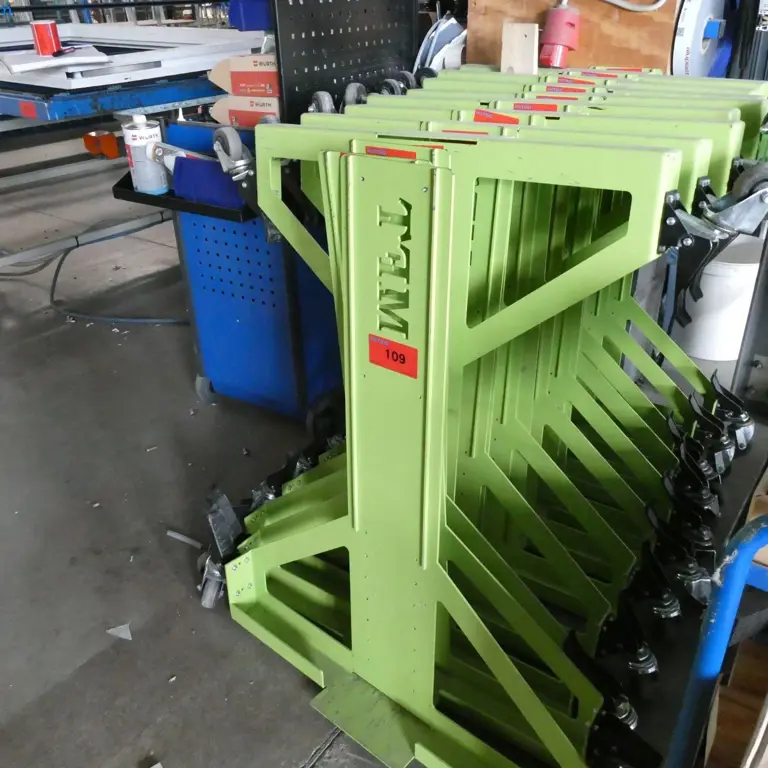 26 Heavy-duty transport dollies