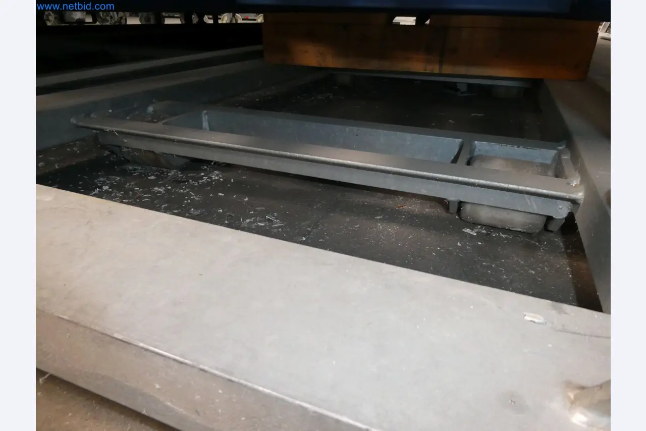 Machines pour la fabrication de fenêtres et de portes en plastique-10