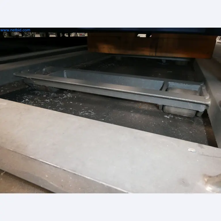 Machines pour la fabrication de fenêtres et de portes en plastique-10