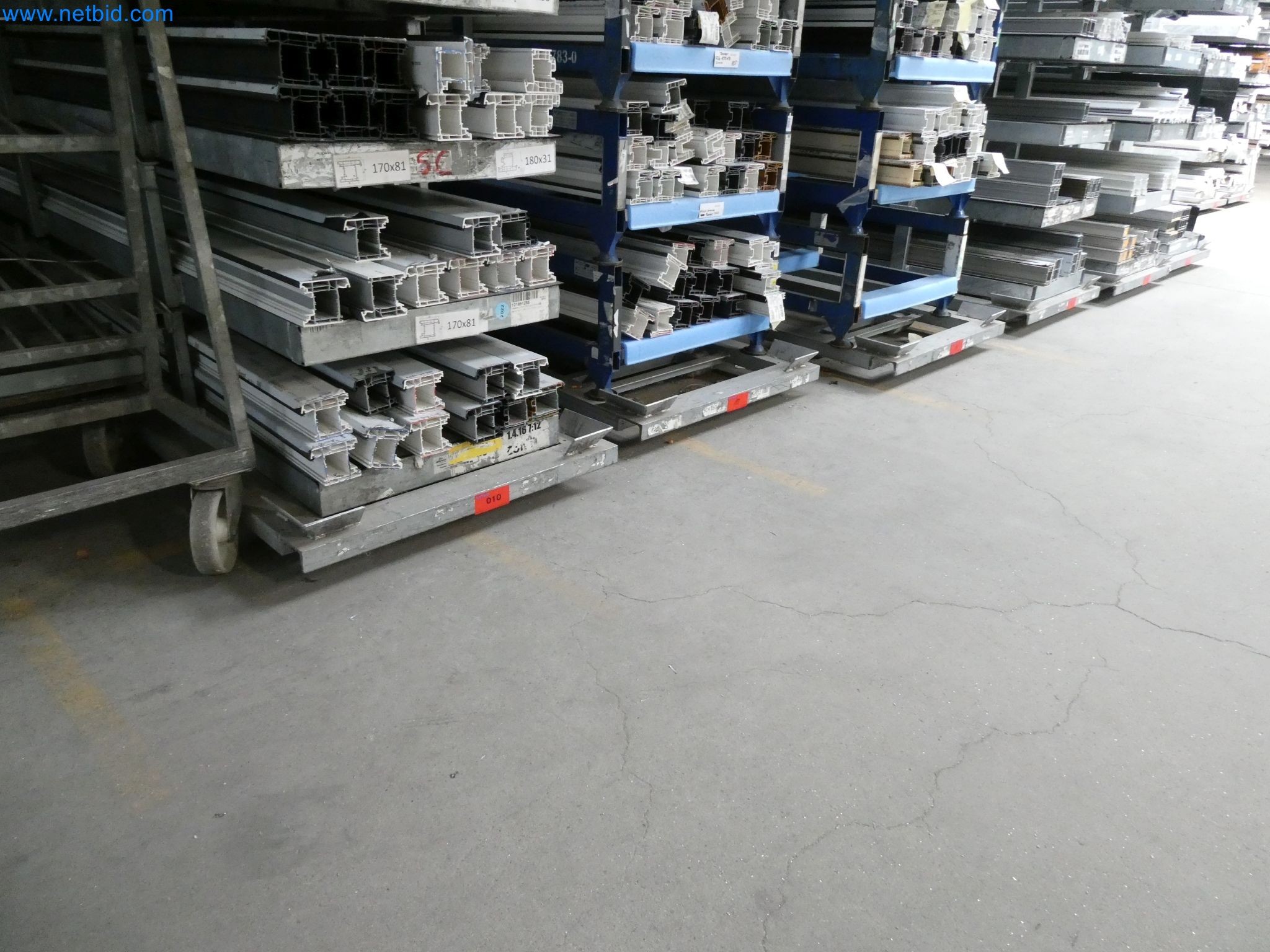 Machines pour la fabrication de fenêtres et de portes en plastique-15
