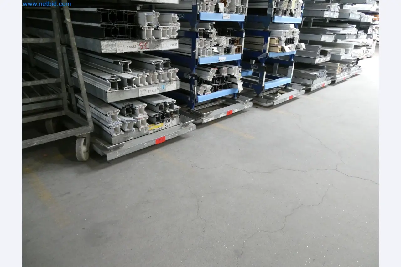 Machines pour la fabrication de fenêtres et de portes en plastique-15