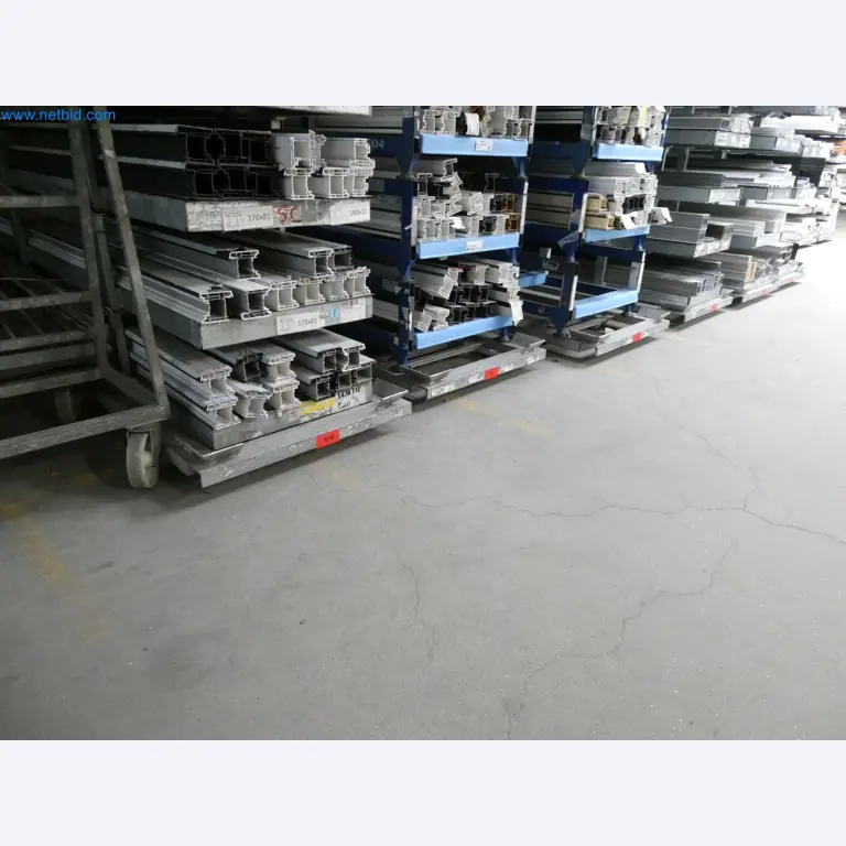 Machines pour la fabrication de fenêtres et de portes en plastique-15