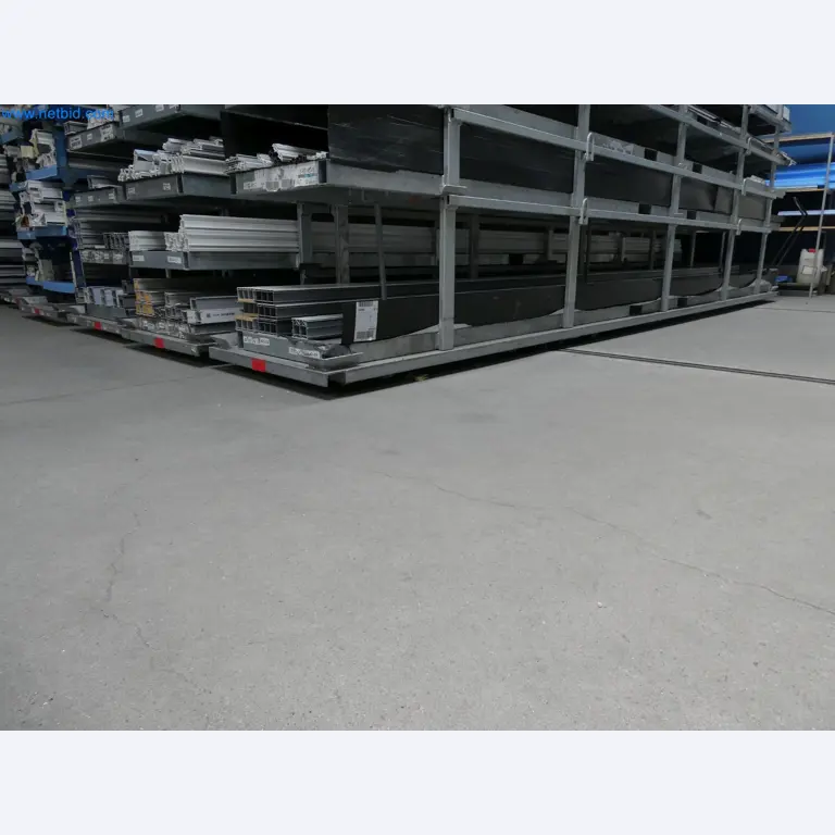 Machines pour la fabrication de fenêtres et de portes en plastique-1